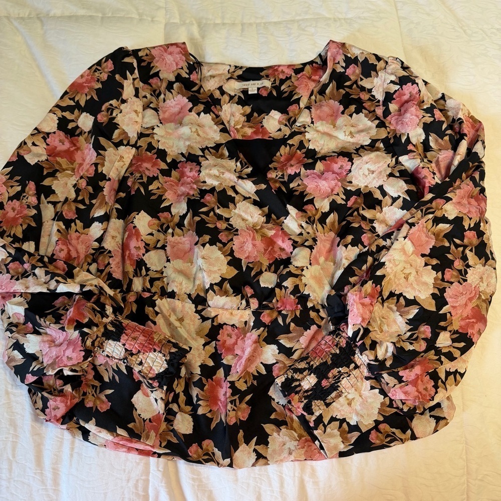 Skies Are Blue Floral Blouse Large Black Pink Smocked Cuff V-Neck Lined